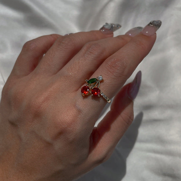 Cherry Ray Ring-Rings-HEYMAEVE-Pure Quartz-1