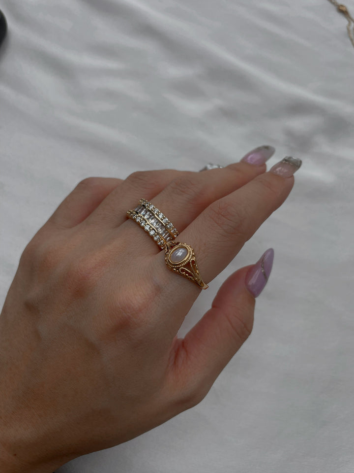 Hampshire Ring-Rings-HEYMAEVE-Pure Quartz-2