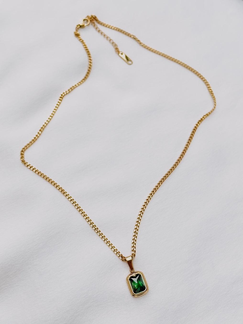 The Heiress Necklace-emerald-HEYMAEVE-Pure Quartz-2